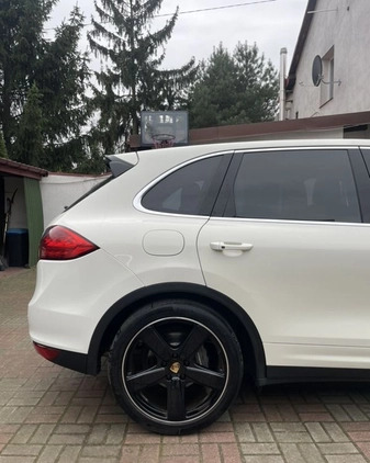 Porsche Cayenne cena 95000 przebieg: 311000, rok produkcji 2010 z Warszawa małe 106